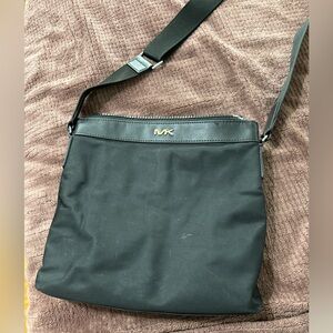 Women’s Michael Kors Cross body bag! Good condition!